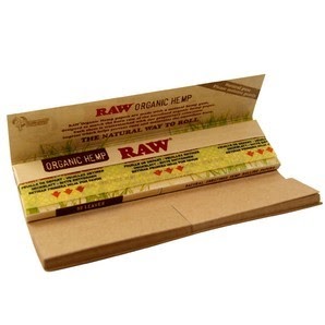 RAW ORGANIC CONNOISSEUR KING SIZE SLIM ROLLING PAPERS WITH TIPS 32 PAPERS + 32 TIPS