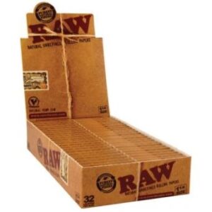 RAW 1 ¼ SIZE CLASSIC NATURAL UNREFINED ROLLING PAPERS 50 PER PACK